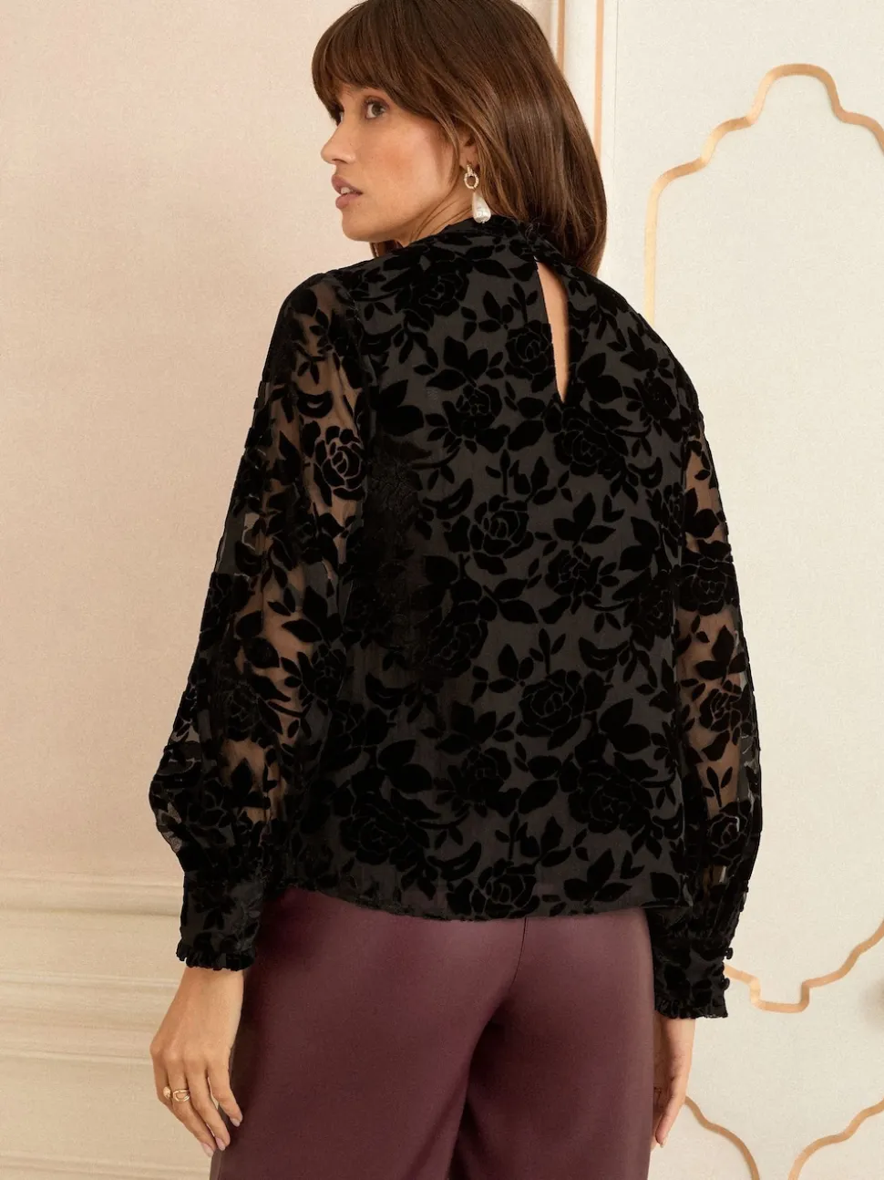 Velours Tissu dévoré Noir - Chemisier Love & Roses manches longues à nœud lavallière