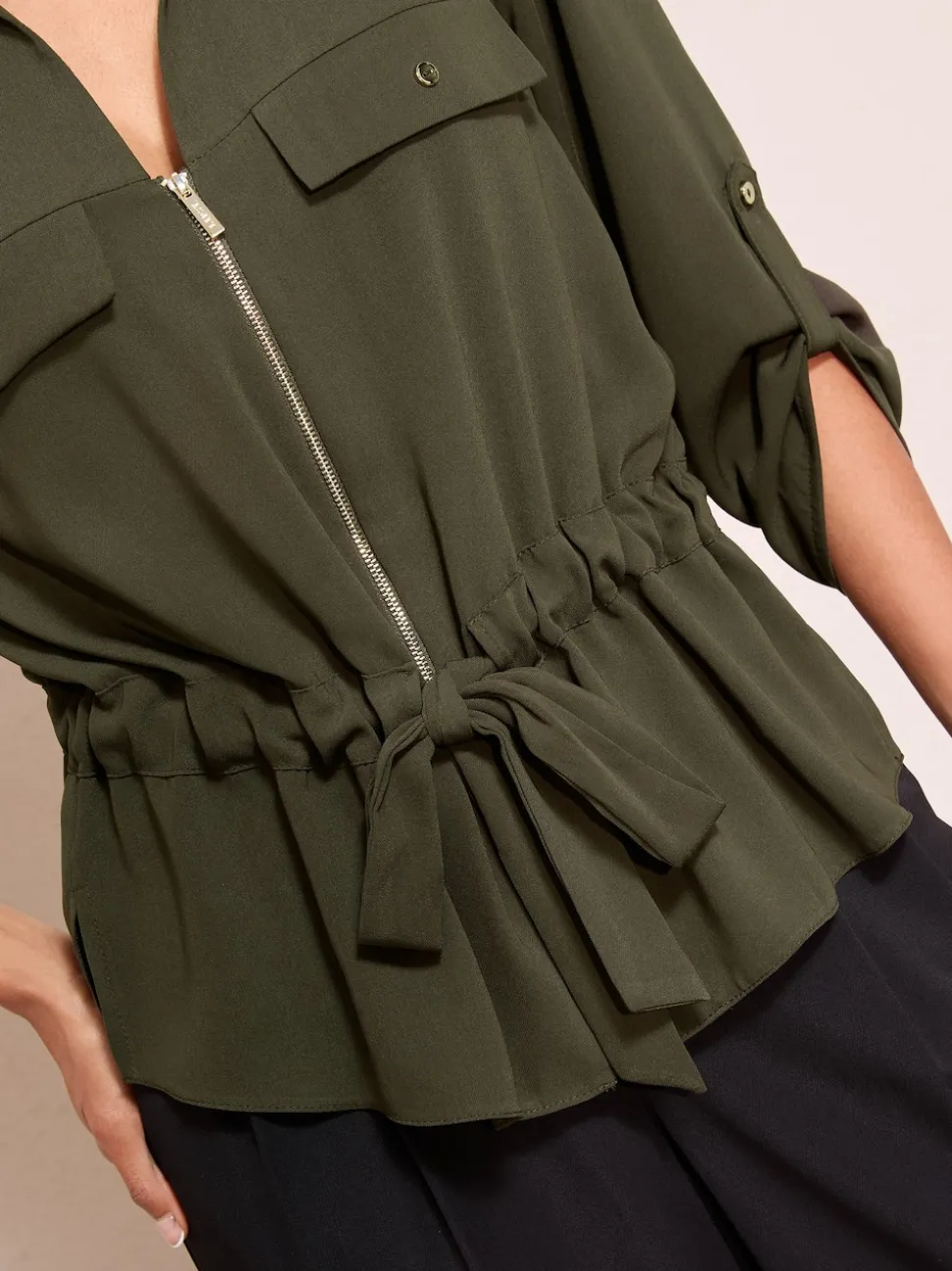 Vert - Friends Like These chemise de style utilitaire à nouer à la taille
