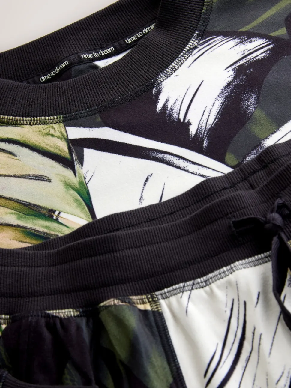 Vert motif feuilles - Pyjama confortable à manches longues