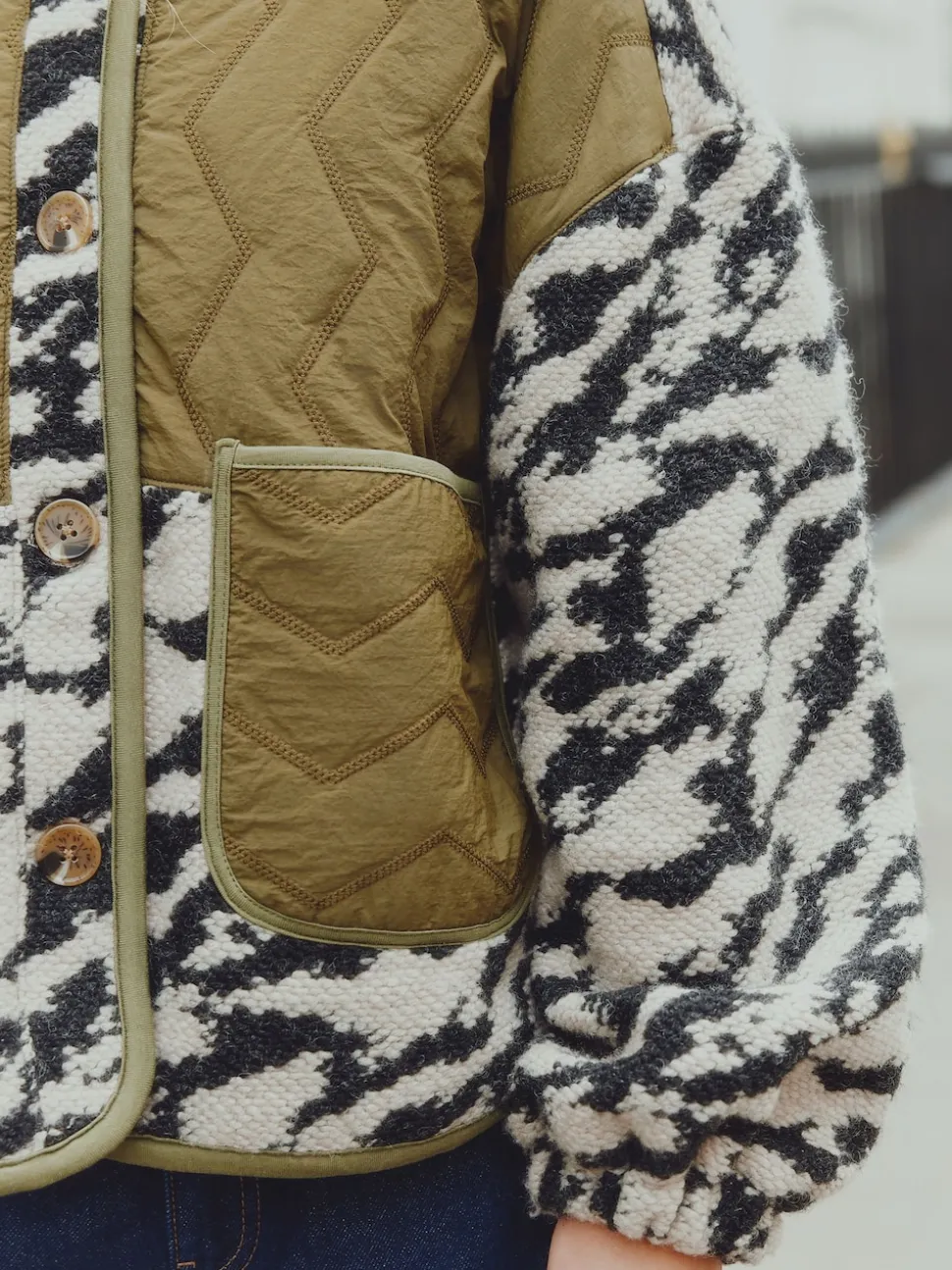 Vert olive/Imprimé animal - Veste en peau de mouton boutonnée duveteuse et confortable