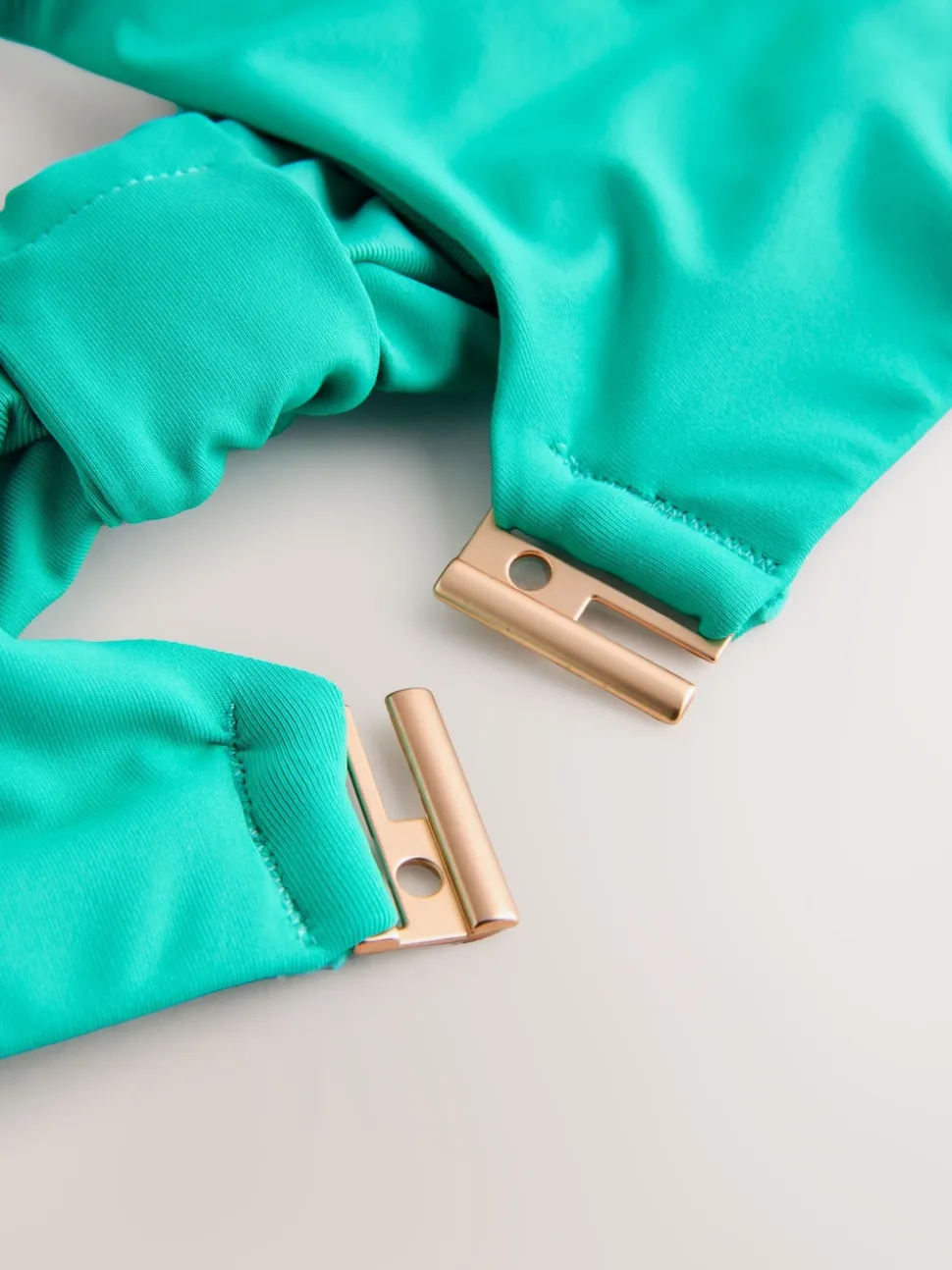 Vert turquoise - Haut de bikini plongeant DD+ noué sur le devant