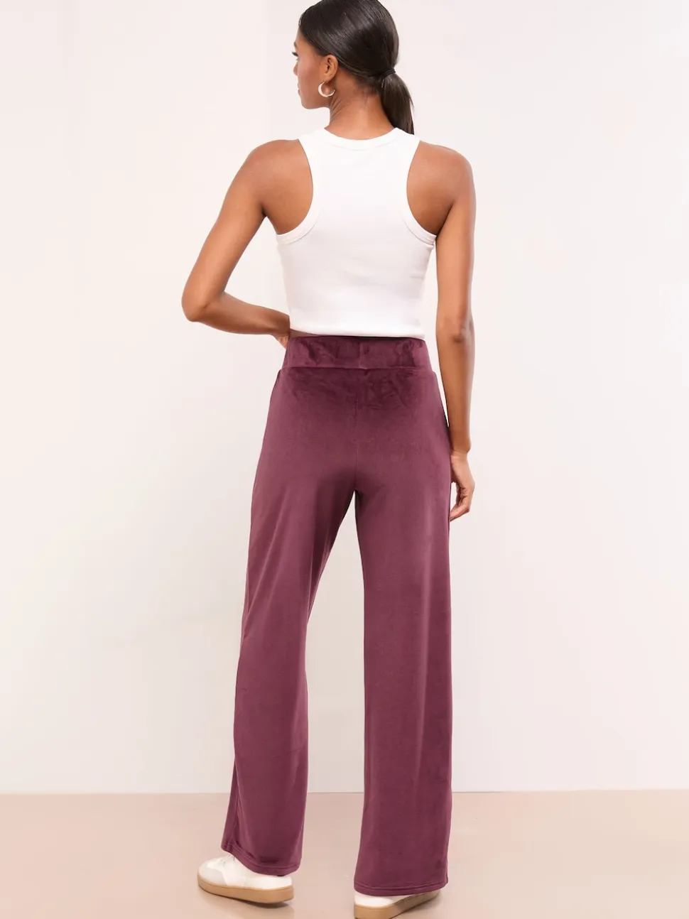 Violet prune - Pantalon de jogging Lipsy Ample décontracté en velours brodé