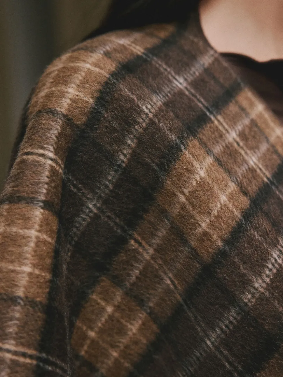 Vérification Brown - Poncho cape enveloppant sur le devant